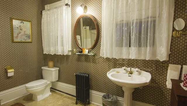 غرفة بسرير كوين، Gingerbread Mansion Inn 4/5