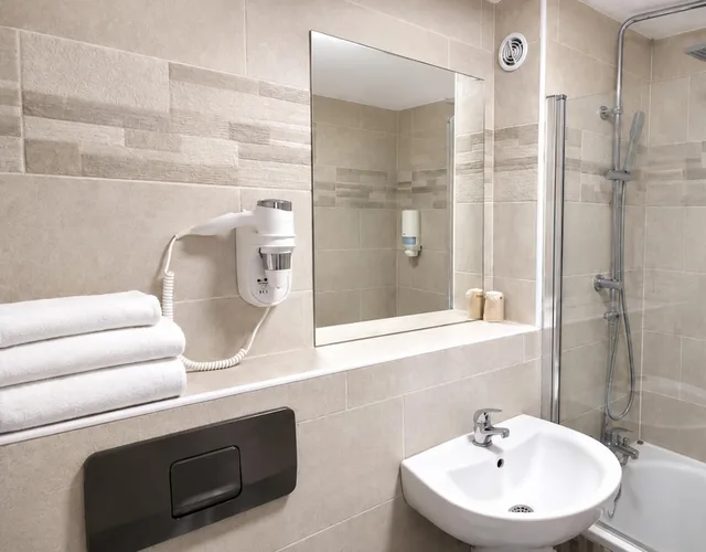 غرفة قياسية بسرير كوين، BRIT HOTEL PLAISANCE 5/5