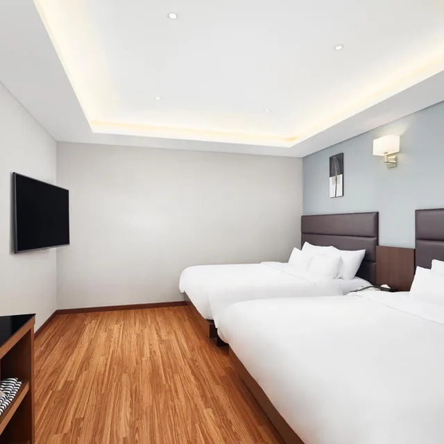 غرفة عائلية رباعية، Lion Hotel 1/6