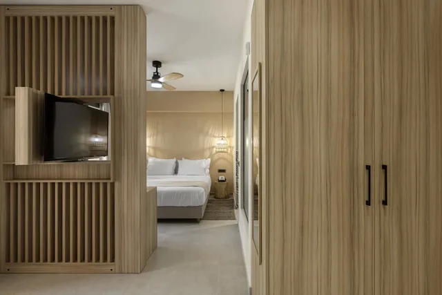 غرفة ديلوكس بسرير كوين بشرفة مع أريكة، The Nest Resort 3/4
