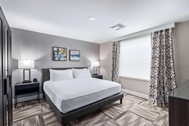 Suite, King Bed, with View, Sofa, Kitchen, Fountain Park Hotel, BW Signature Collection 2/4