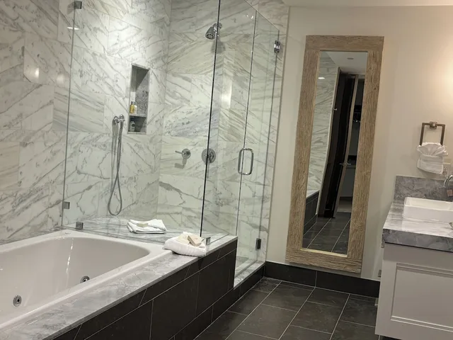 Platinum, Connecting, 1 King and 2 Queen Beds، STEIN ERIKSEN RESIDENCES 2/2