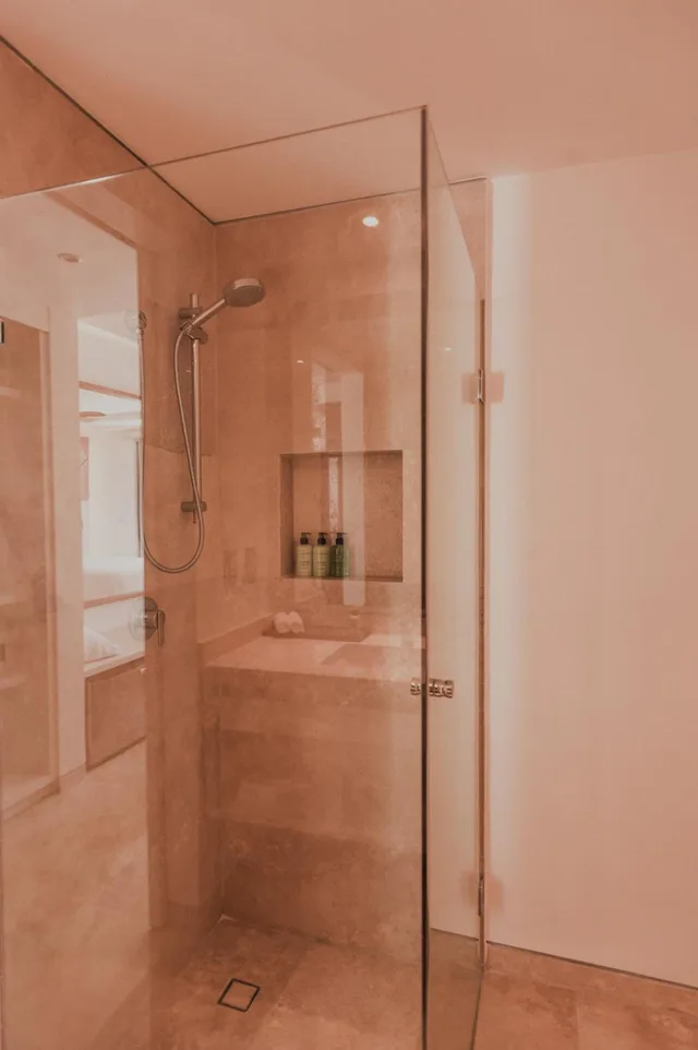 جناح بريميوم بسرير كينج، Antera Hotel and Residences 2/4