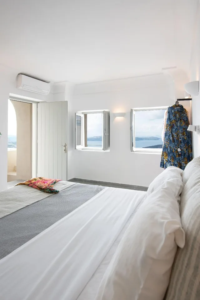 Cave, Junior Suite, Caldera View, Outdoor Jetted Tub، Caldera Cliff Illusion Suites 1/1