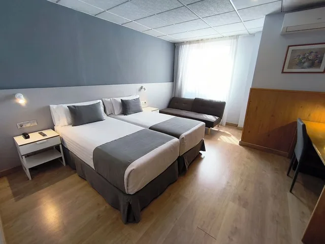 غرفة غراند بسريرين منفصلين، Hotel Mendez Nunez 6/10