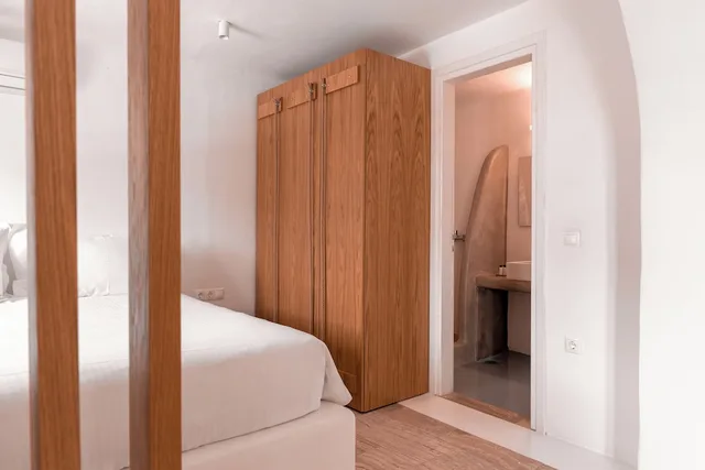 Superior, Suite, Double Bed, Lateral Side Sea View، Senses Luxury Villas & Suites 2/2