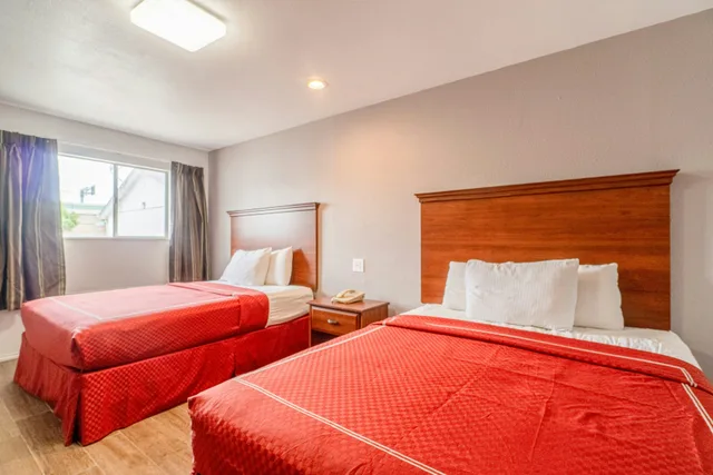 2 Queen Bed Smoking, OYO Budget Inn Falfurrias Hwy 281 5/10