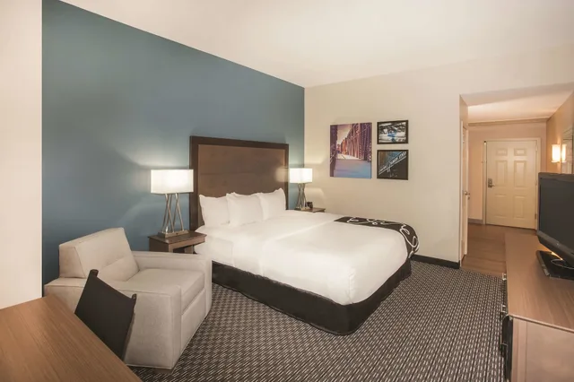 غرفة ديلوكس بسرير كينج، La Quinta Inn Suites By Wyndham Chicago Downtown 1/10