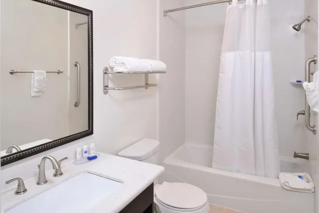 غرفة ديلوكس بسريرين كوين، Best Western Plus LA Mid Town Hotel 6/7
