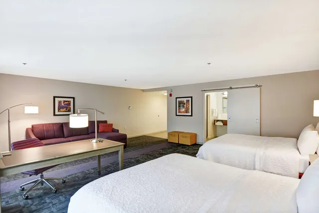 جناح استوديو بسريرين كوين، Hampton Inn & Suites Ashland 2/5