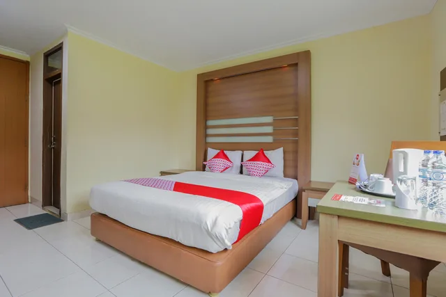 غرفة ديلوكس بسرير مزدوج، OYO 918 Hotel Senen Indah Syariah 4/7