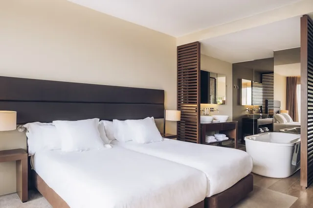 غرفة بإطلالة على البحر مفردة بسرير مزدوج، Iberostar Selection Lagos Algarve 2/4