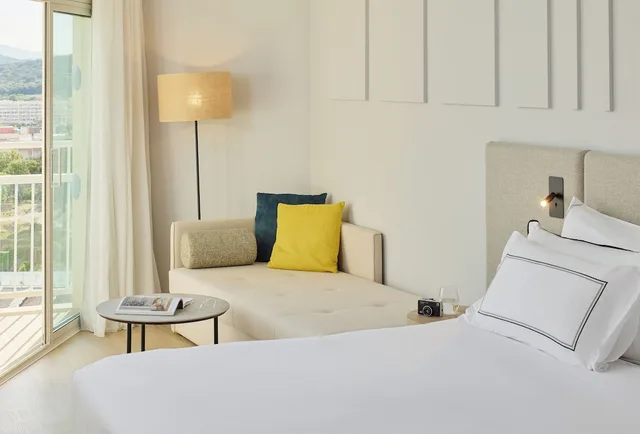 غرفة ديلوكس بسرير كينج بإطلالة على الحديقة، Melia Lloret De Mar 2/3
