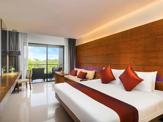 غرفة سوبيريور بسرير مزدوج بإطلالة على المسبح، Novotel Phuket Kata Avista Resort And Spa 1/7