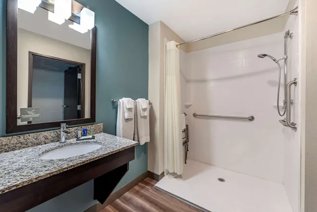 غرفة بسرير كينج لذوي الإعاقة، Sleep Inn Newberry Crane 5/8
