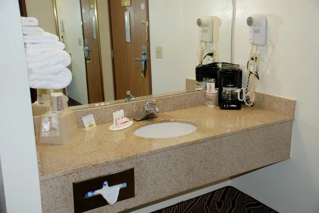 غرفة بسريرين كوين، Days Inn By Wyndham Dyersburg 7/8