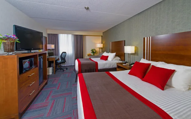 غرفة قياسية بسريرين مزدوجين، Best Western Plus Toronto Airport Hotel 1/7