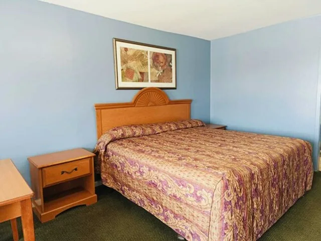King Bed Smoking, Valley Motel Corpus Christi Near Airport I 37 1/2