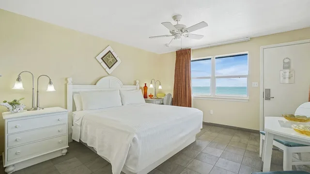 غرفة قياسية بسرير كينج بإطلالة على البحر، Glunz Ocean Beach Hotel and Resort 5/10