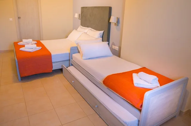 Room, Triple, 1 Queen and 1 Single Bed, Palatino Hotel 3/6