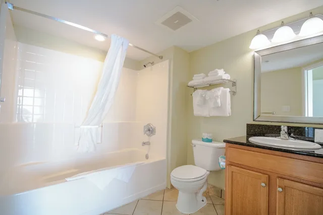 2 Bedrooms, Condo, 2 Double Beds, King Bed, Ocean Front, Sofa، Bay View Resort Hotel 7/7