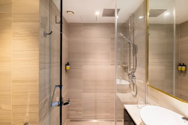 غرفة سوبيريور بسرير كينج، Leonardo Hotel London Aldgate - Formerly Hotel Saint 5/5
