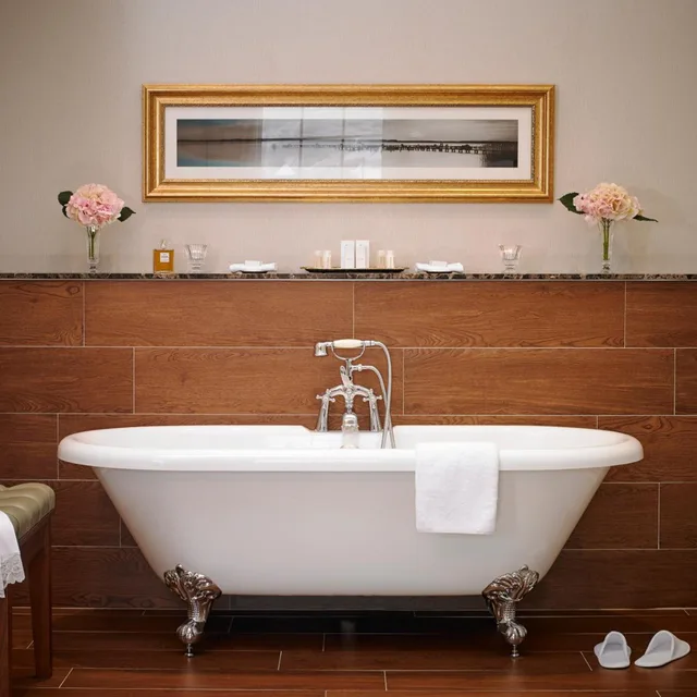 Junior Suite, Deluxe, Actons 1/2