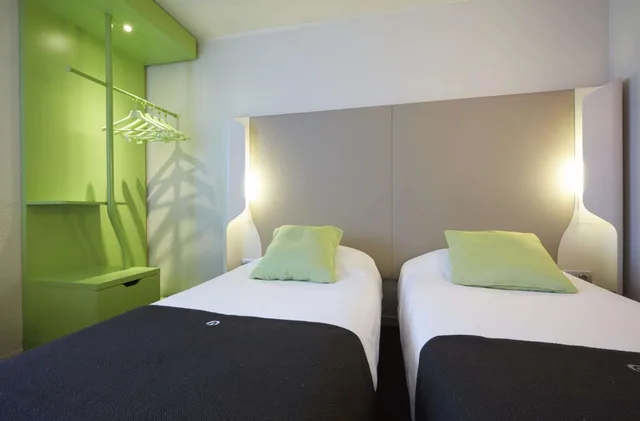 Next Generation, 1 Double and 1 Single Bed، Campanile Paris Est Pantin 5/7