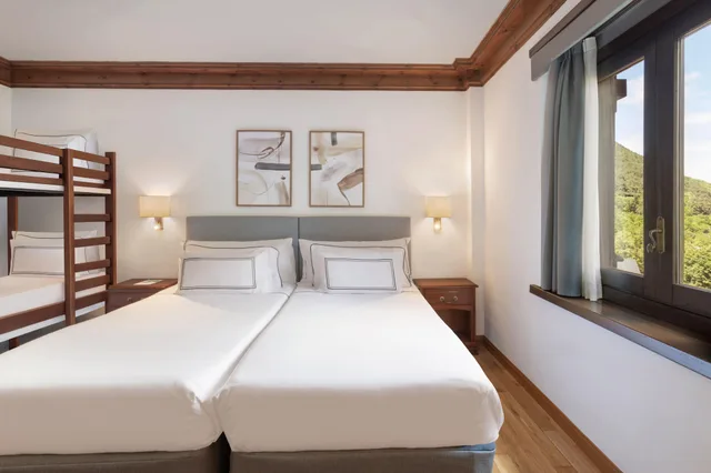 Family, Bunk Bed, Hotel de Tredos Baqueira Affiliated by Melia 1/5