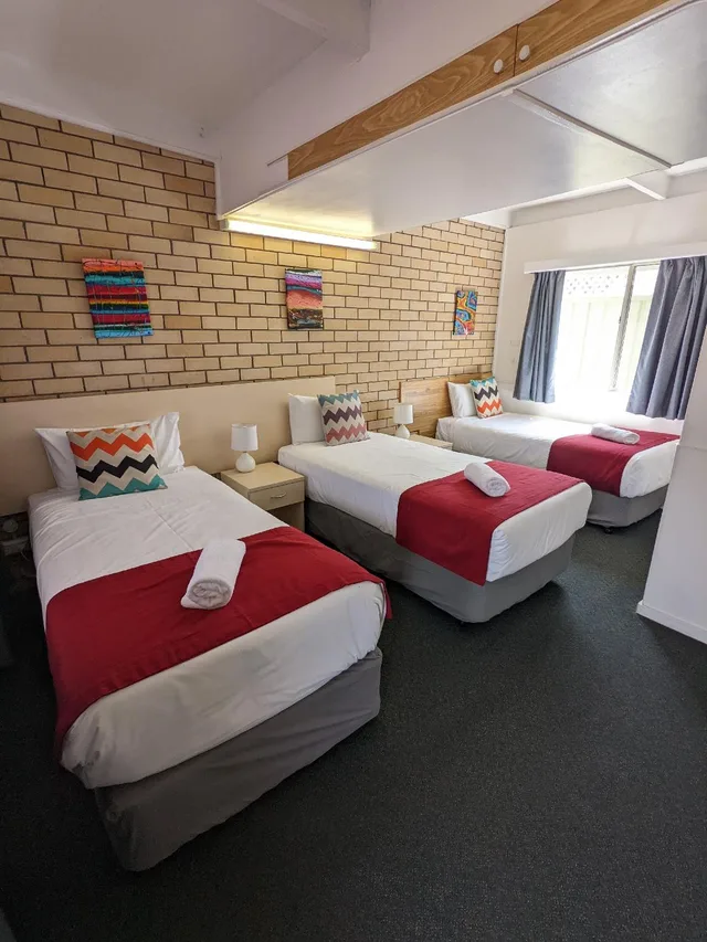 غرفة قياسية ثلاثية، KAPUTAR MOTEL - NARRABRI 2/2
