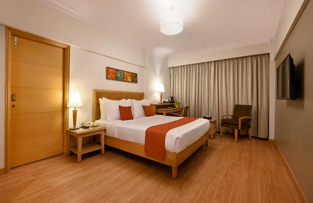 Deluxe, Fariyas Hotel Mumbai 2/2