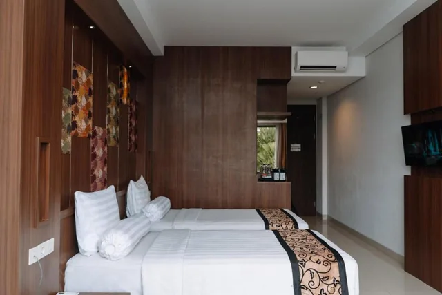Deluxe, Anugrah Hotel 3/5