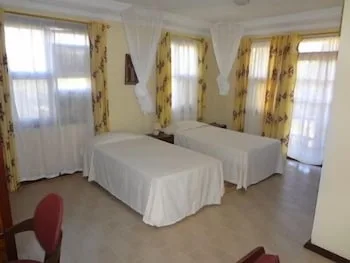 جناح بسرير مزدوج، ROC HEIGHTS LODGE 2/6