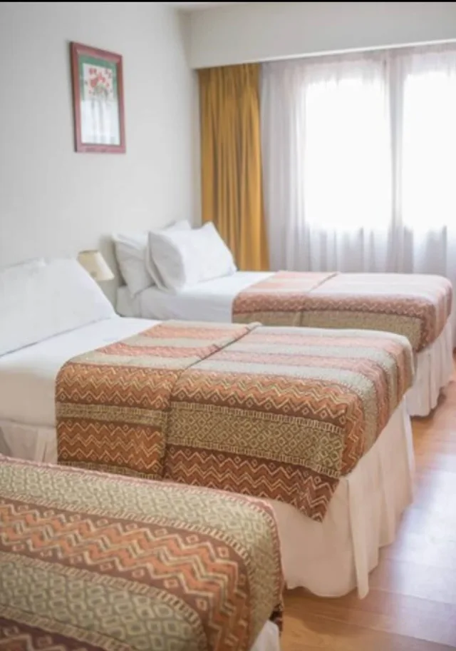 غرفة قياسية ثلاثية بسرير مزدوج وسرير فردي، Hotel Nahuel Huapi 2/10