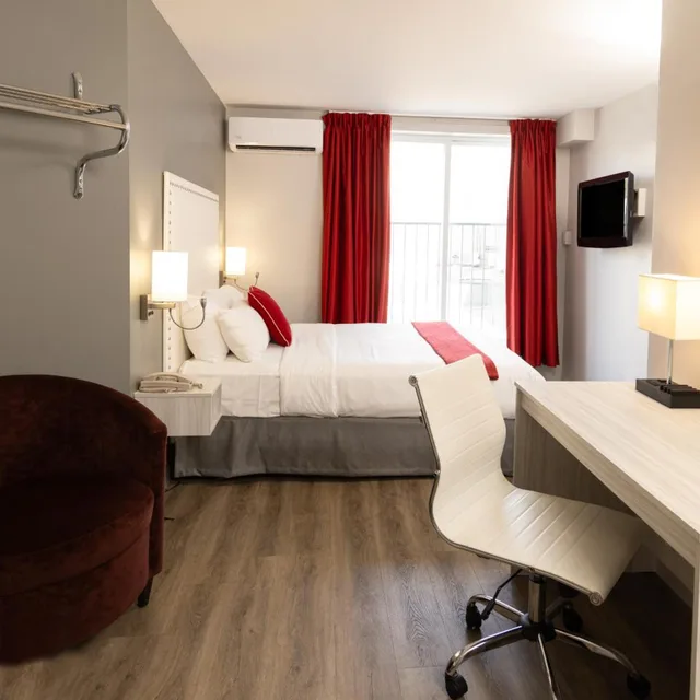 غرفة ثلاثية، Hotel Du Nord 5/8