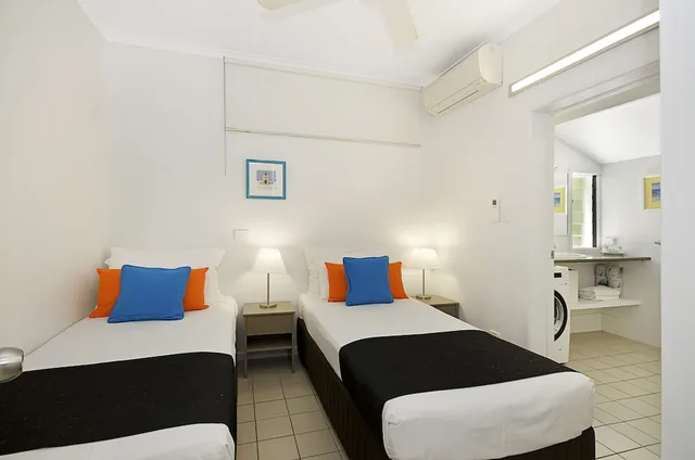 غرفة سوبيريور بسرير كينج وسريرين منفصلين بشرفة بغرفتي نوم، By The Sea Port Douglas 2/4