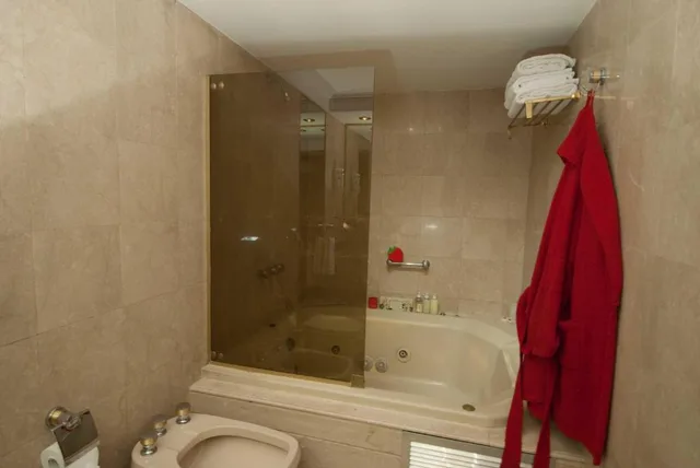 غرفة قياسية بسريرين منفصلين بجاكوزي، Ramada by Wyndham Buenos Aires Centro 6/7