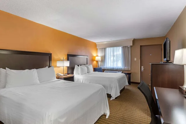 غرفة بسريرين كوين لذوي الإعاقة، Best Western Palm Beach Lakes 4/8