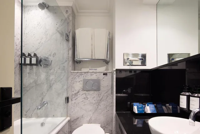جناح بشرفة بغرفة نوم واحدة، Radisson Blu Hotel London Bond Street 6/6