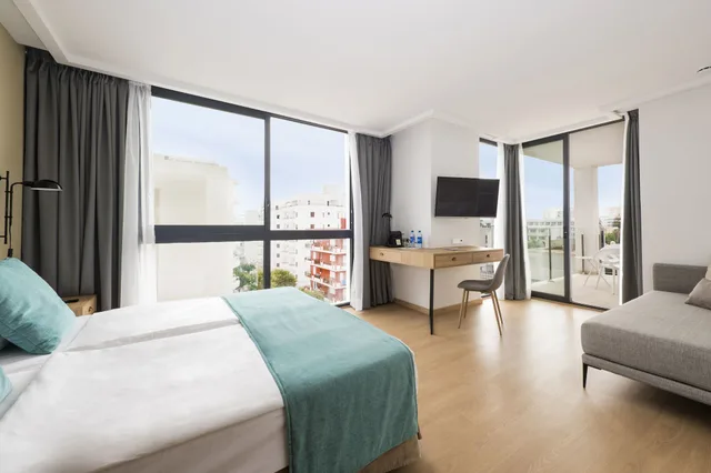 Select, 1 Double and 1 Single Bed, Balcony، Kyrat Amarac Suites 2/3