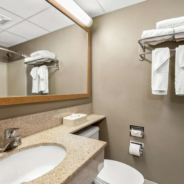 غرفة عائلية، Best Western West Towne Suites 5/6