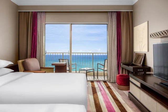 جناح كلوب، RIHGA Royal Laguna Guam Resort 2/2