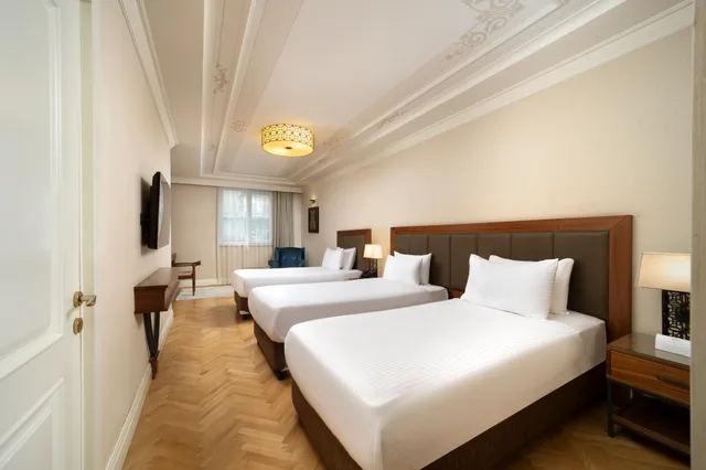 غرفة متصلة ثلاثية بسريرين منفصلين، Golden Age Hotel Taksim 2/6