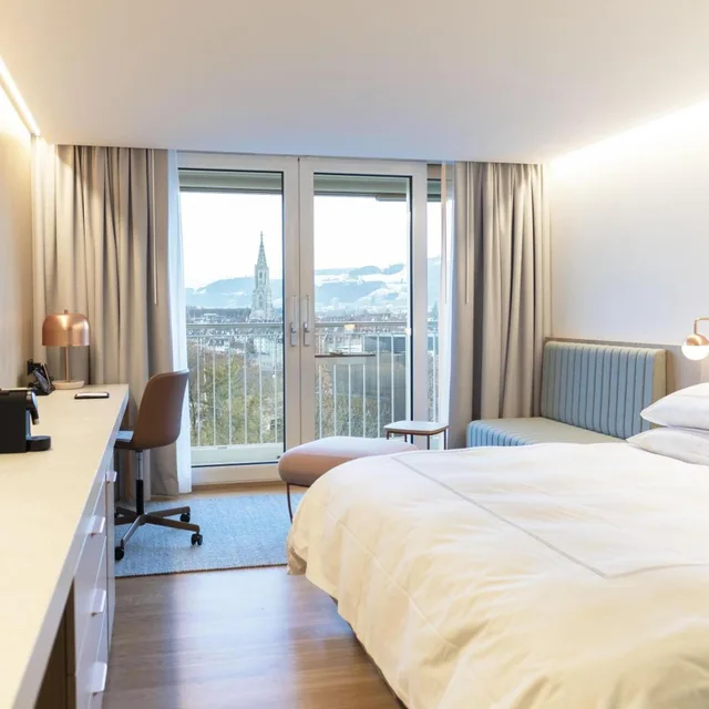 Swiss Advantage, King Bed, Balcony، Swissotel Kursaal Bern 3/8