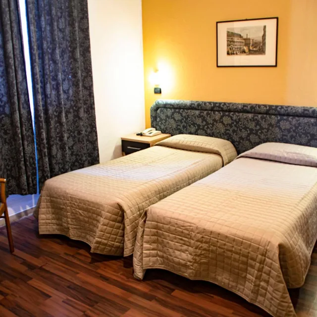 غرفة رباعية، Terme Di Castel San Pietro 4/8