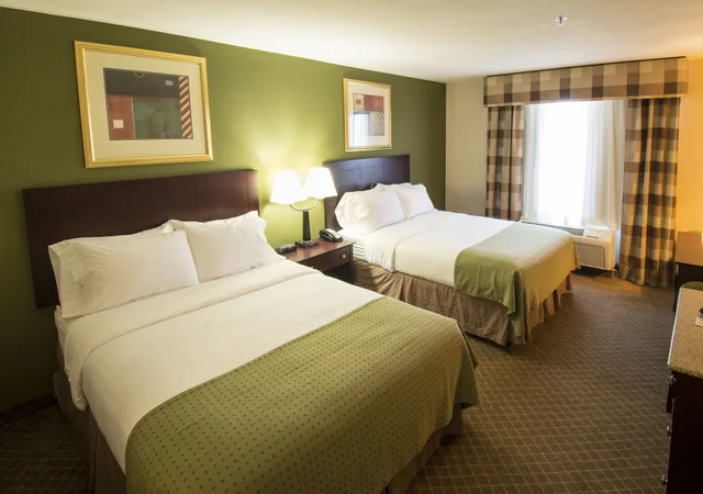 غرفة قياسية بسريرين كوين، Holiday Inn Kansas City Airport 4/7