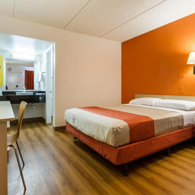 غرفة بسرير كوين، Motel6 Tempe, AZ – Phoenix Airport – Priest Dr 5/10
