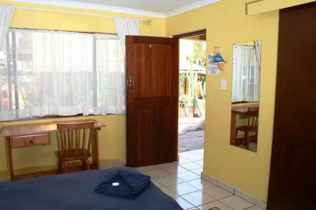 Flintstones Guest House Durban، ديربان 9/52
