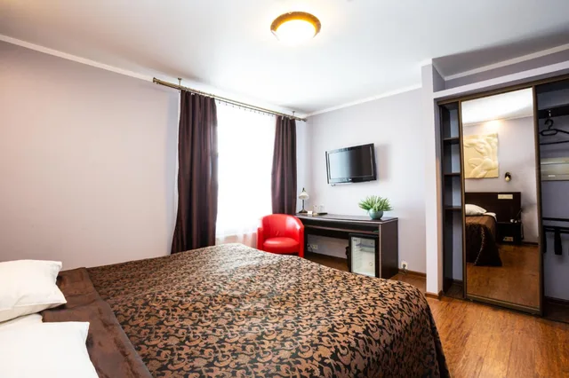 غرفة بسرير كوين، Primo Hotel 2/6