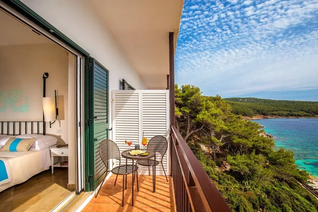 Superior, Queen Bed, Sea View, Balcony, El Faro Hotel 6/8